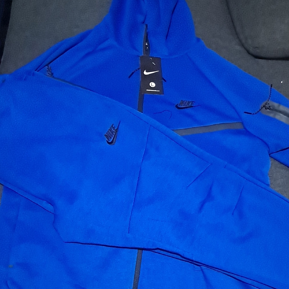 Nike Men's Vibrant Blue Performance Jacket